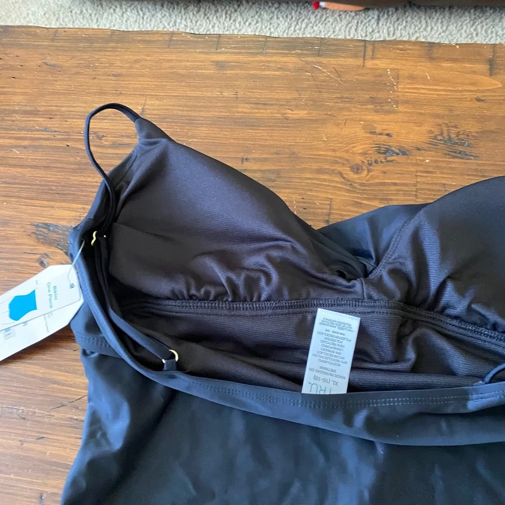 NWT Time and Tru Women Black Twist Front One Piece Swimsuit Size XL 16-18